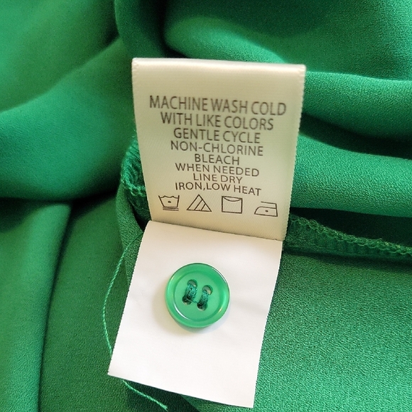 Green Sleeveless Top - Picture 7 of 7